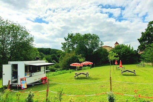 Food truck et aire pique-nique en bord de Gave d’Oloron à 2X Aventures – snacks, boissons et glaces dans les Landes